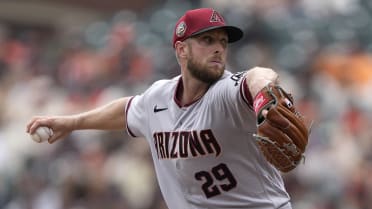 Kelly pitches Diamondbacks past Giants in 5-3 win - The San Diego