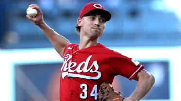 Robbie Ray, Luke Weaver ejected after bizarre national anthem standoff