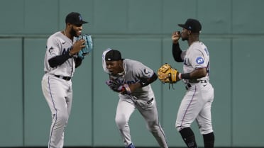 Marlins mixing and matching Bryan De La Cruz and Jesús Sánchez in CF - Fish  Stripes