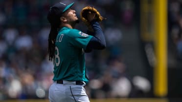 Luis Castillo strikes out 10 as Seattle Mariners beat Pittsburgh Pirates  5-0 - CBS Pittsburgh