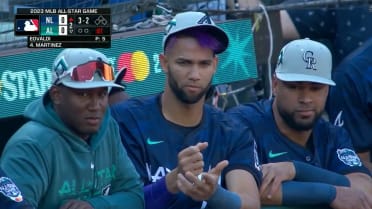 Lourdes Gurriel Jr., kids wear matching outfits on Red Carpet