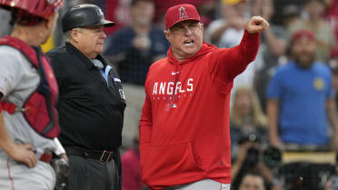 Angels manager Phil Nevin sticks with plan, resting Mike Trout and