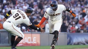 Giants blank rookie-heavy Rockies, complete four-game sweep