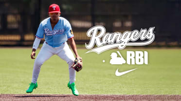 Corey Seager hosts hitting clinic at Texas Rangers Youth Academy