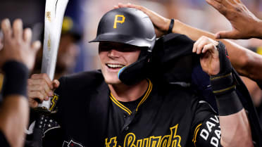 Ke'Bryan Hayes video: Watch Pirates rookie belt first HR of season on  Opening Day - DraftKings Network