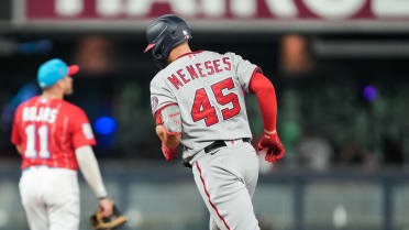 Alcantara fans 12, Sánchez homers as Marlins beat Reds 6-1