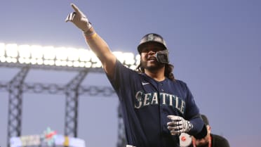 Eugenio Suarez's role in Mariners' 2022 success more than 'good vibes', Mariners