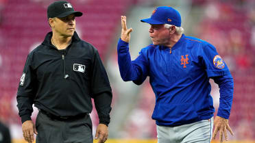 Buck Showalter ejected for first time as Mets manager