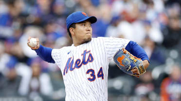 Mets' Kodai Senga features 'ghost forkball' to win first start in MLB  against the Marlins - The Boston Globe