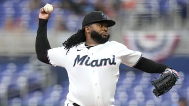 Despite solid outing by Cueto, Marlins' bullpen collapses to send Miami to  eighth straight loss