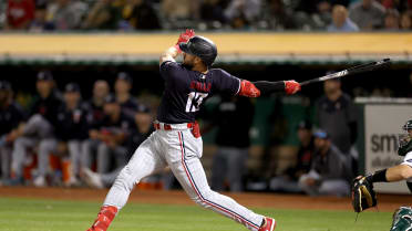 Joey Gallo keeps his cool, then blasts game-winning home run for