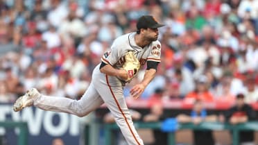 Alex Wood, Giants' bullpen combine for first shutout