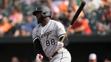 Luis Robert Jr. homers as White Sox beat Reds 5-4 - The San Diego