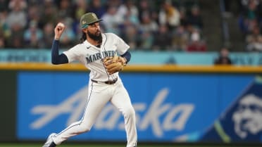 mlb.com - Daniel Kramer - Crawford takes grounders at third in potential glimpse of M's future