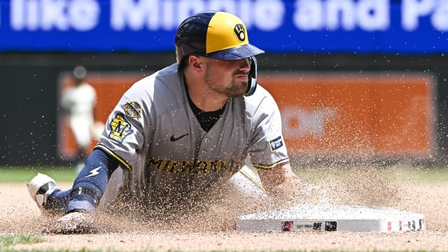 Brewers complete three-game series sweep of Twins