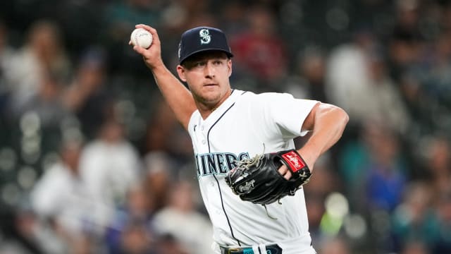 Mets rookie Chris Flexen enjoys first MLB win and first base hit