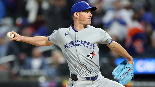 Blue Jays' pitchers stay hot, even in cold weather