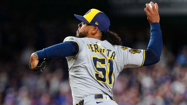 Cody Bellinger exercises 2025 contract option with Cubs