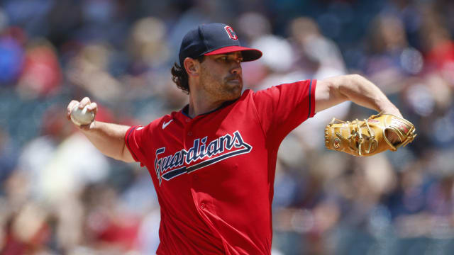 Cleveland Indians' Shane Bieber breaks MLB record with 18th straight 8+  strikeout game 