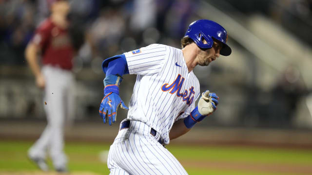 Jeff McNeil's quest to win batting title could be interrupted due to  hamstring injury