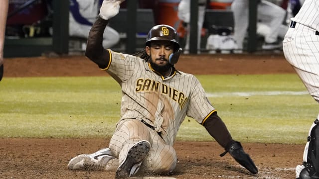 Padres pitcher goes viral for hilarious Fernando Tatis Jr. look