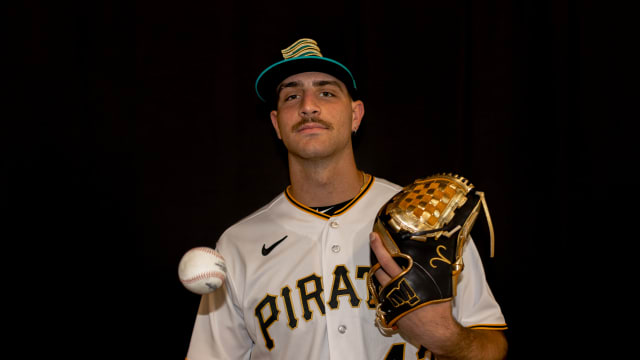 Pirates Honor the Homestead Grays on a Friday Night In Pittsburgh