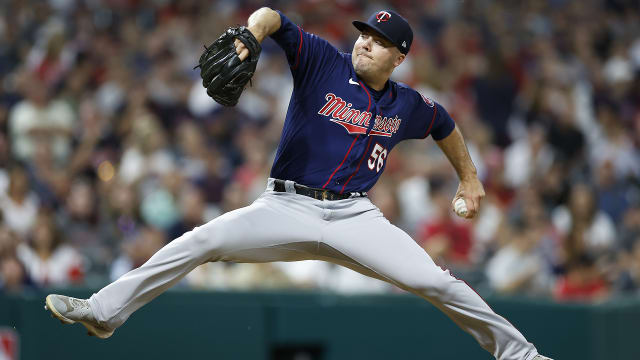 Twins vs. Angels: Watch Willians Astudillo throw this 46 MPH strike