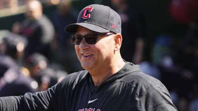Francona has a little fun with two Guardians who made the team