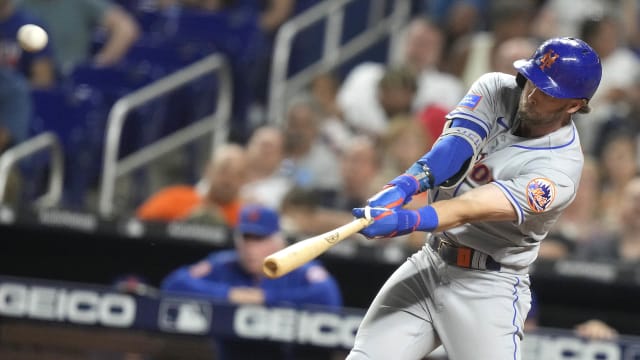 Mets rookie Jeff McNeil explains why he swings a bat with no knob