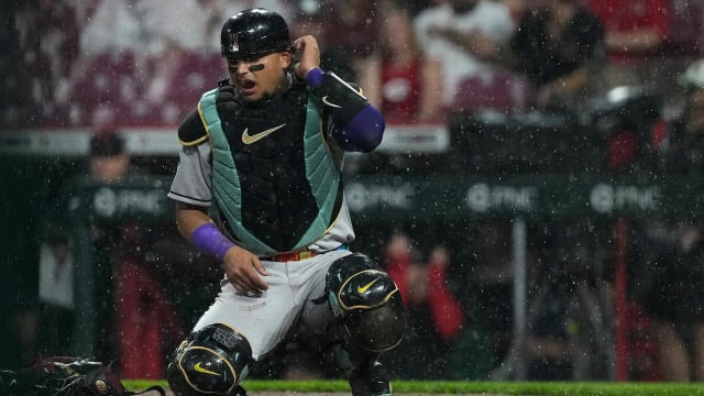 Gabriel Moreno exits after taking wild pitch off hand