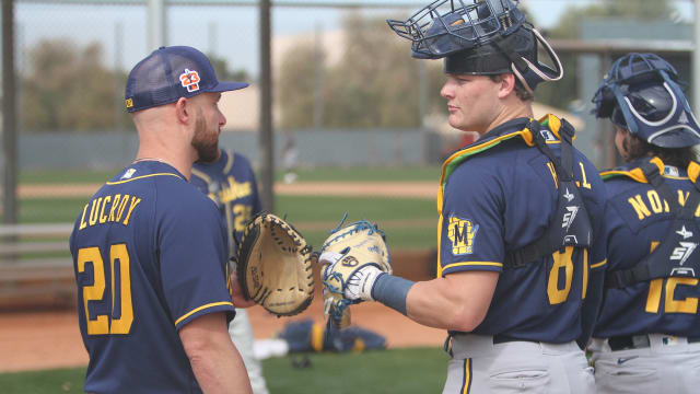 Jonathan Lucroy mentoring Brewers catchers