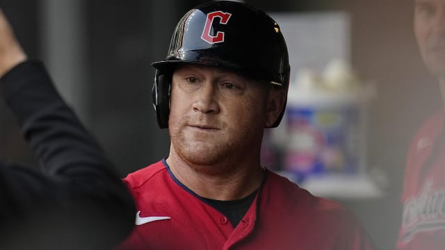 A young fan saves Austin Riley from an out, robs Kole Calhoun of a catch. :  r/baseball