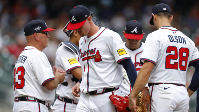Braves blow six-run lead, call up Craig Kimbrel (report)