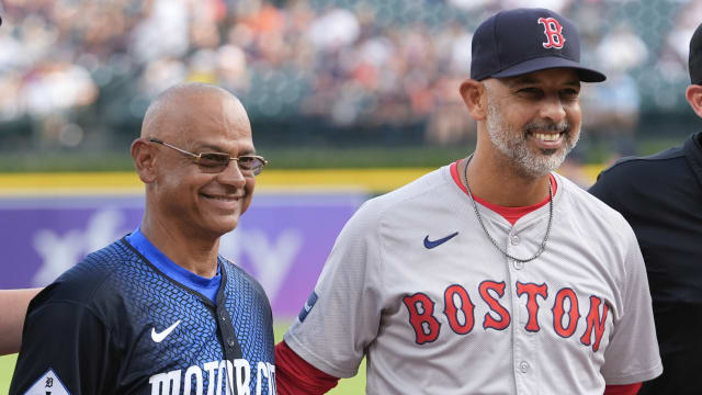 Alex Cora hires clown for brother, Tigers coach Joey Cora's birthday