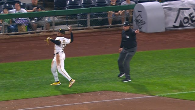 Ke'Bryan Hayes provides Gold Glove defense in Pirates' loss