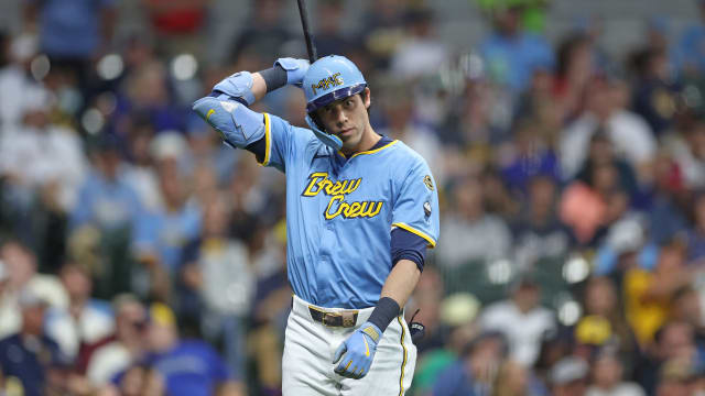 Christian Yelich misses second straight start with swollen right wrist