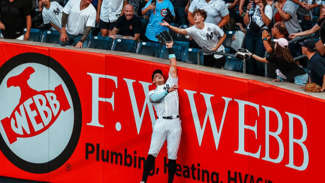 Aaron Judge robs home run from Pete Crow-Armstrong