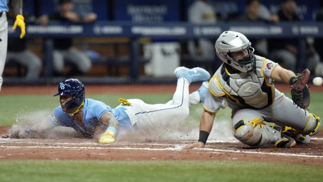 Austin Hedges could be the next catcher-defense hero 