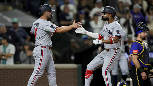 Twins rally for 6 runs in 10th inning to win vs. Mariners