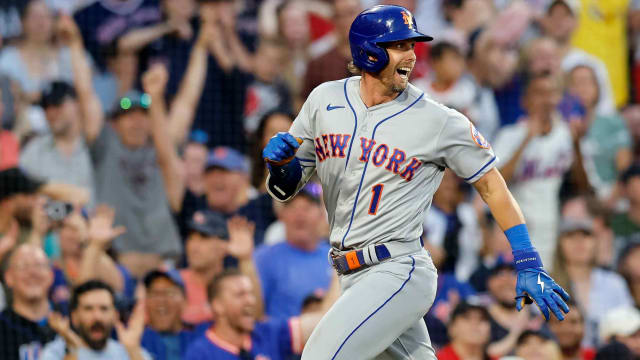 Mets' Jeff McNeil is swinging MLB's most unique bat