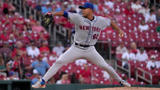 Reports: Cardinals finalizing a deal for Pirates' lefty Jose Quintana