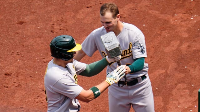 Noda, Harris give A's 'happy flight' out of Pittsburgh