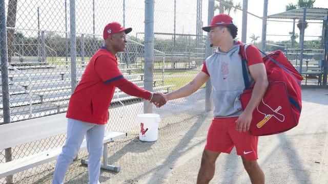 Winn learns from Cards legends to prep for Opening Day role