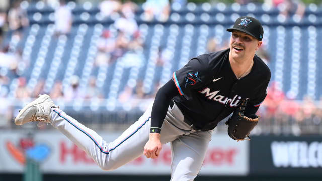 Janson Junk throws 5 2/3 scoreless relief innings in Marlins win