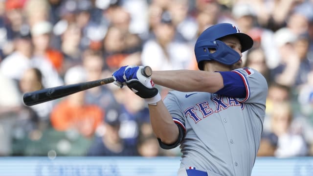 Corey Seager misses series finale with right hamstring injury