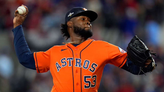 Astros use pink gear for Mother's Day