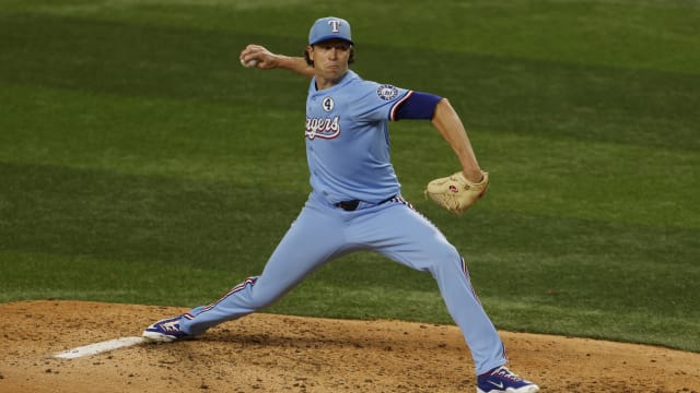 Jacob deGrom pitches six innings in win over Cardinals