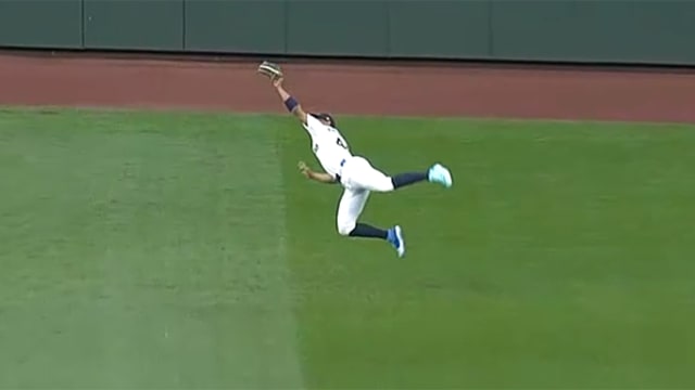 Julio Rodríguezヒット実使用球 Julio Rodríguez realiza una atrapada espectacular a una línea caótica