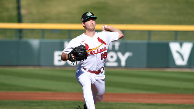 Cards add No. 24 prospect Thomas to 40-man