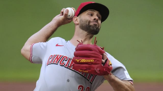 Nick Martinez logs quality start in Reds' loss to Pirates